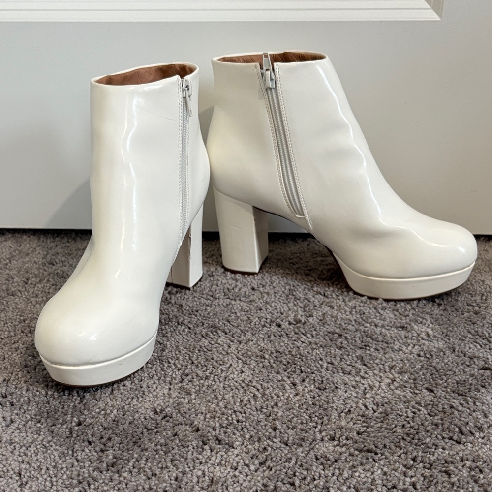 Chelsea Crew Disco platform Booties in White